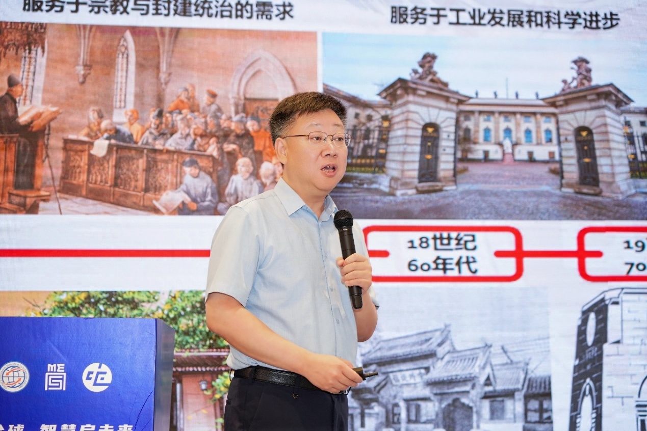 男人的照片上写着字AI 生成的内容可能不正确。